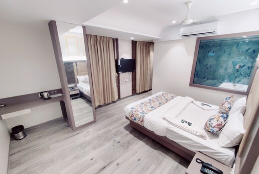 Hotel Everest Residency