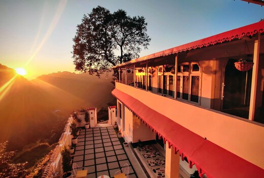 Oakwood Forest Retreat, Landour