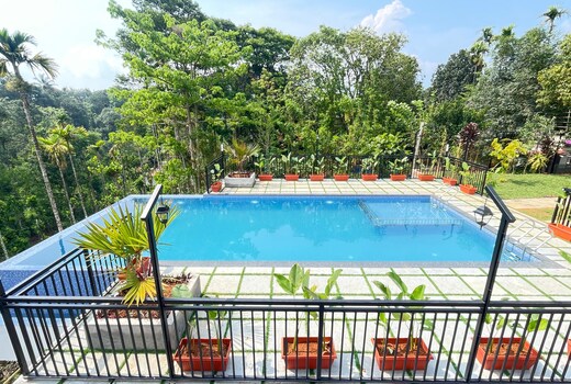 The Golden Oak Resort