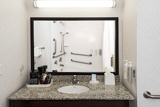 Hampton Inn & Suites Raleigh Downtown