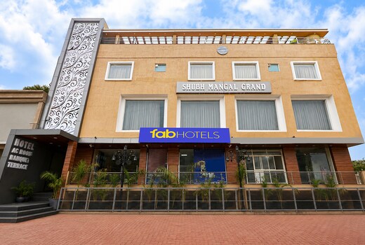 FabHotel Shubh Mangal Grand
