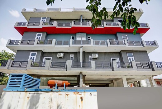 Hotel O Noida Grand