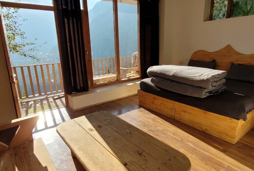 The Samora Retreats