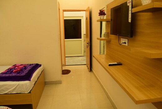 Hotel Kirti Palace