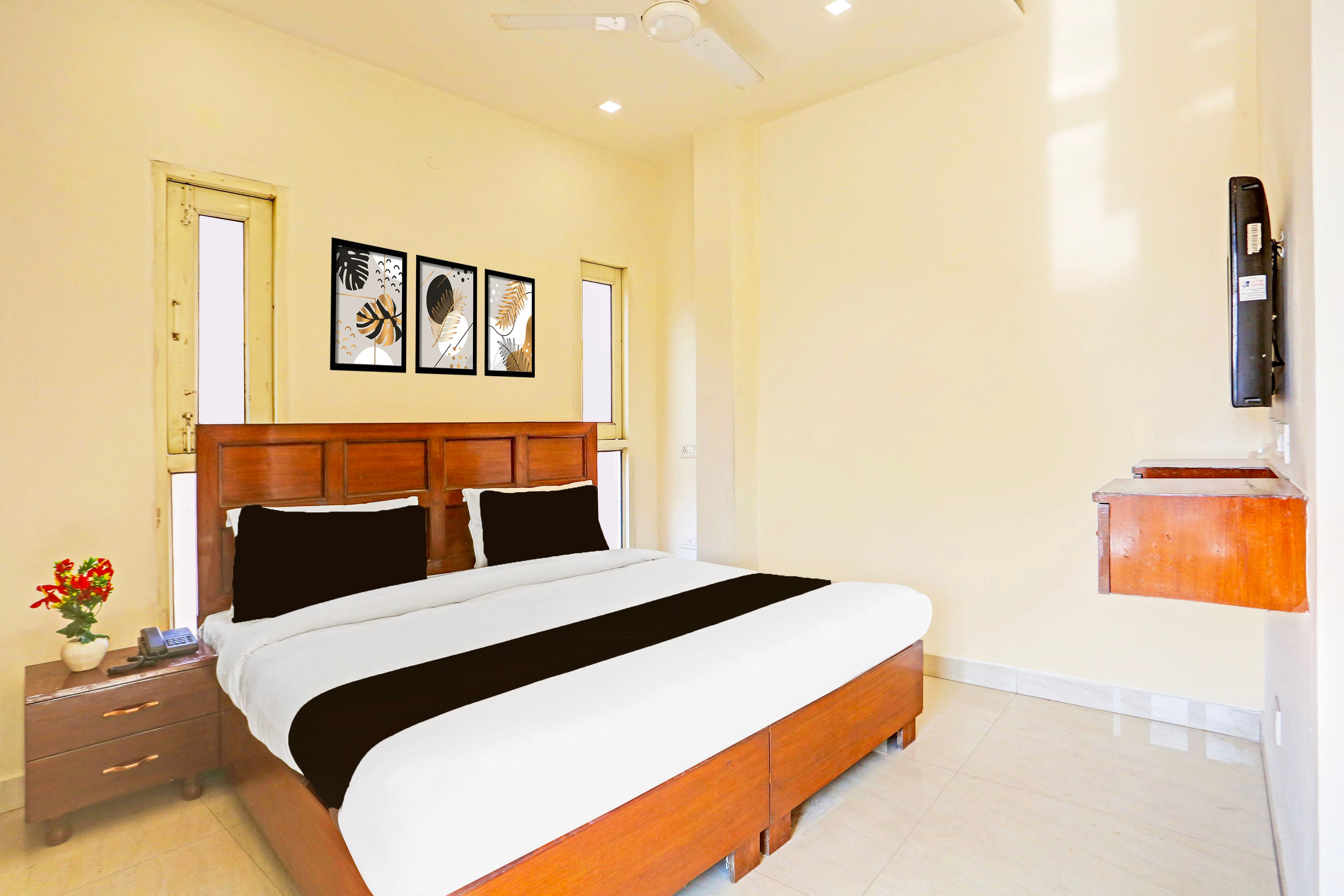 Super Hotel O by OYO Sector 45 Formerly Manyavar