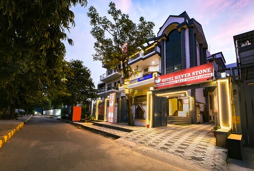 FabHotel Silver Stone