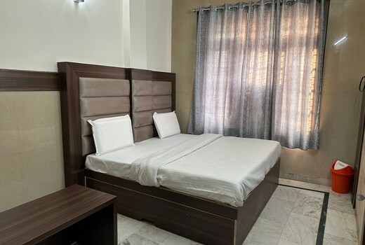 JHANVI INN