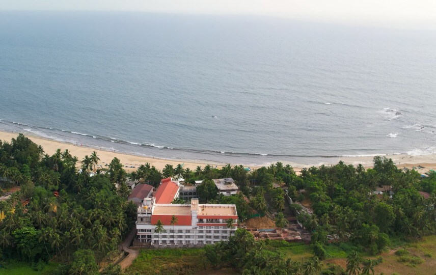 White Wharf Beach Resort Morjim