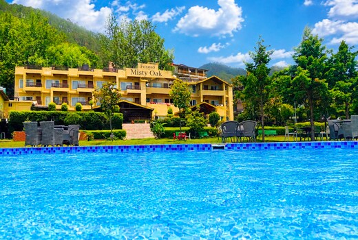Foxoso Misty Oaks Resort Near Kainchi Dham 8 Kms.