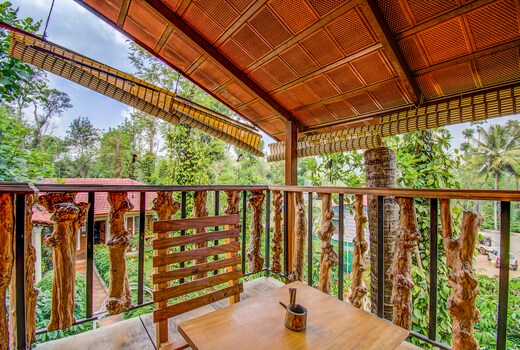 Deep Woodz Estate Stay | Rooms in a Villa