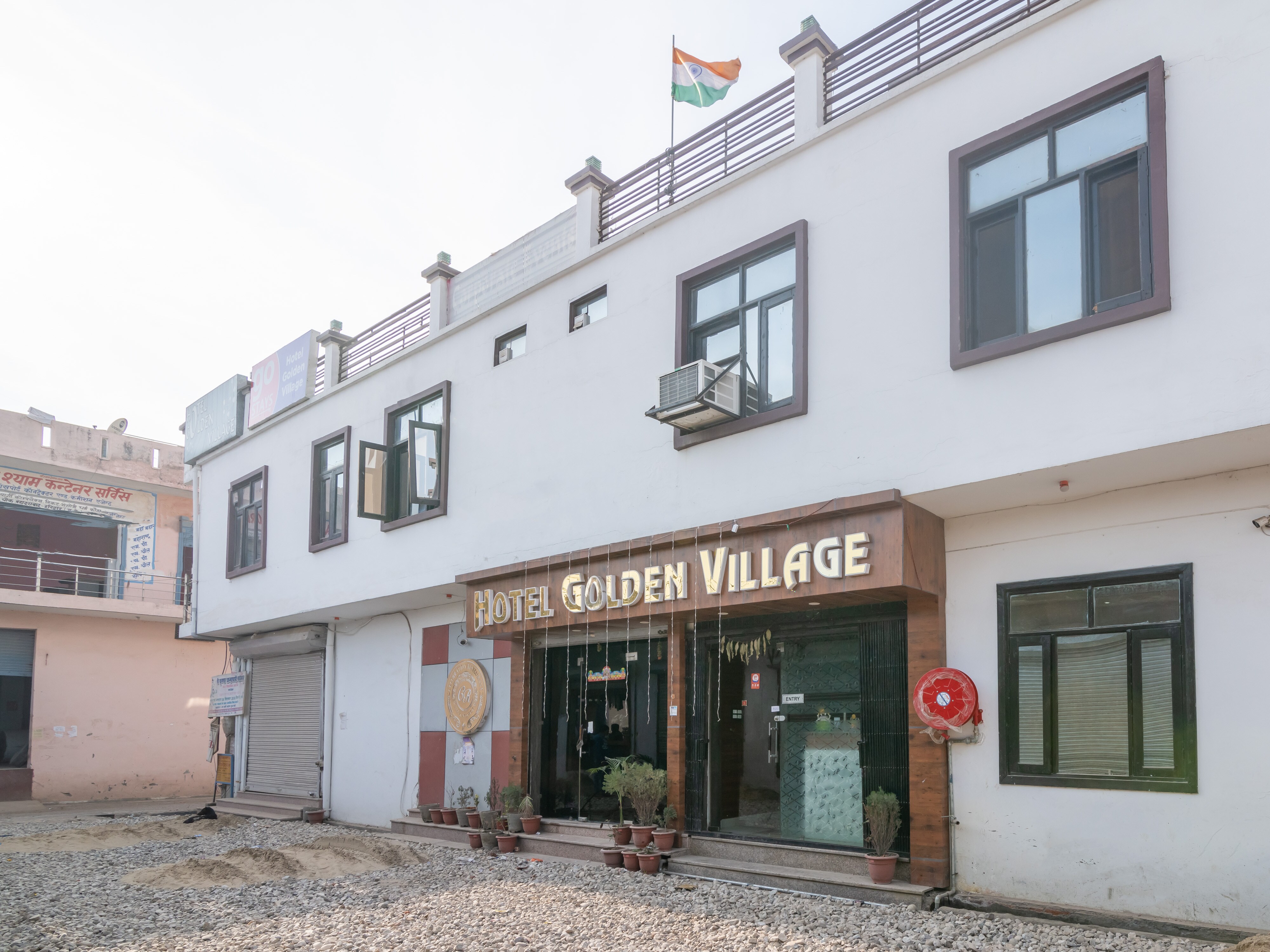 Hotel Golden Village
