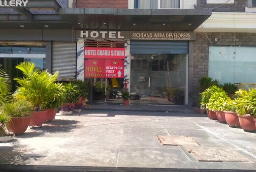 Hotel Grand Sitara Inn