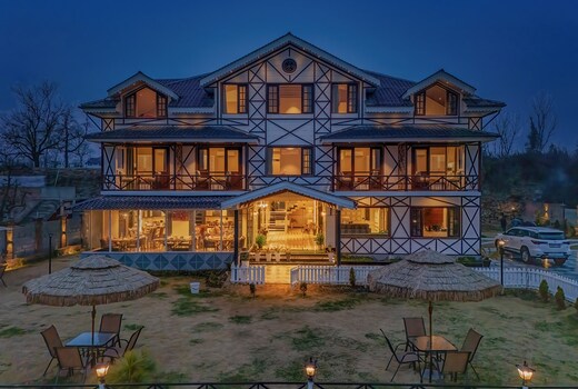 Lakewalk Suites