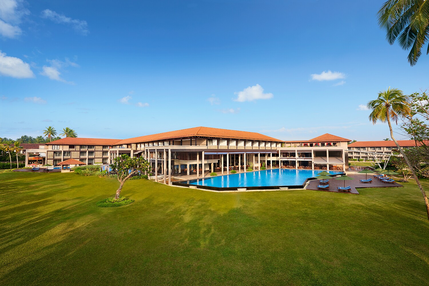 Cinnamon Bey Beruwala Hotel