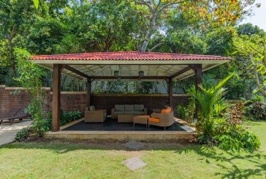 Modern 4BHK Private Pool 4BHK w Lawn Near Anjuna (Seis V2)