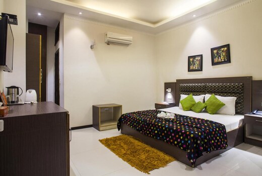 Hotel Pace (Hero Honda Chowk Gurgaon)