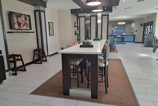 Holiday Inn Express KENEDY