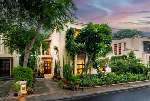 V Are Family Nine Forest Drive | 3BHK Luxury Golf View Villa with Bonfire & BBQ
