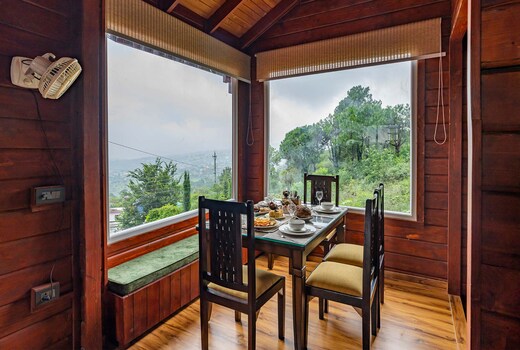 StayVista at The White Oak @ Villa Vivendi
