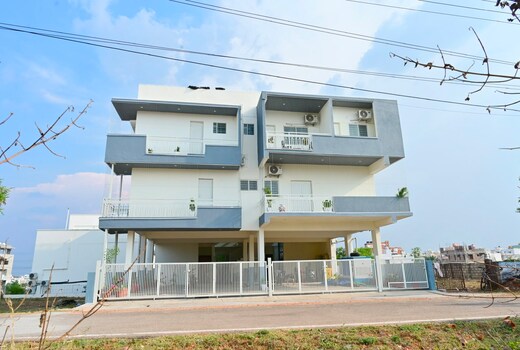 RR SERVICE APARTMENTS.