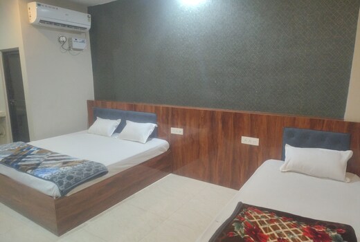 HOTEL DARSH & OM RESTURANT