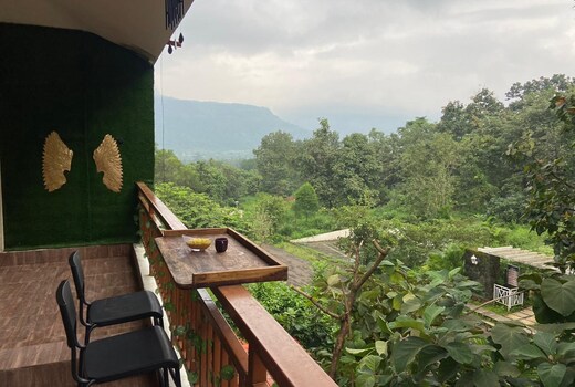Hillview Escape Cozy 1 BHK Apartment