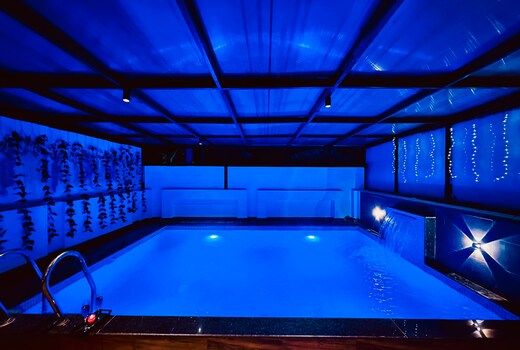 Asmeera Stays 2BHK Pinewood with swimming pool
