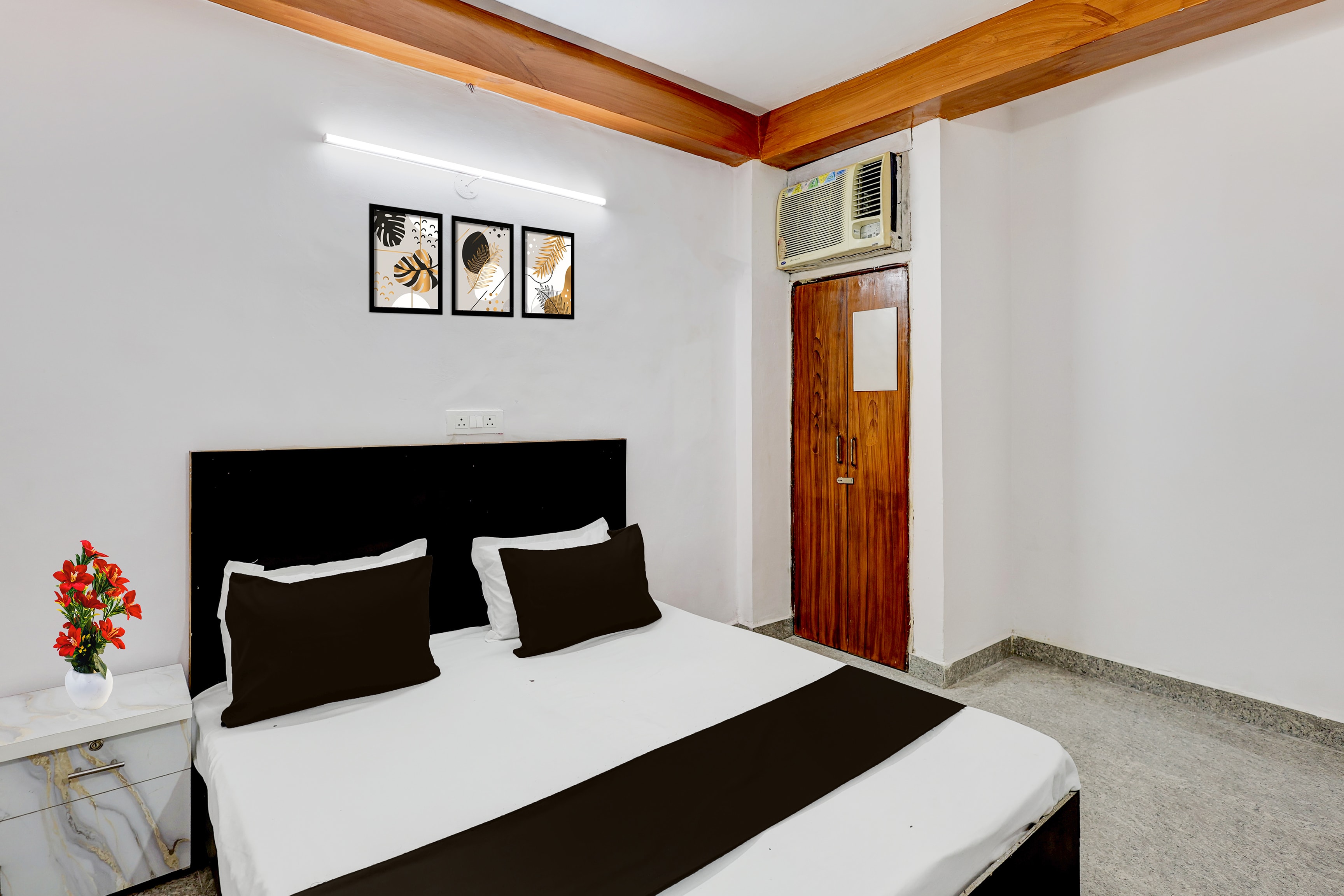 Collection O Sector 18 Noida Formerly True Residency