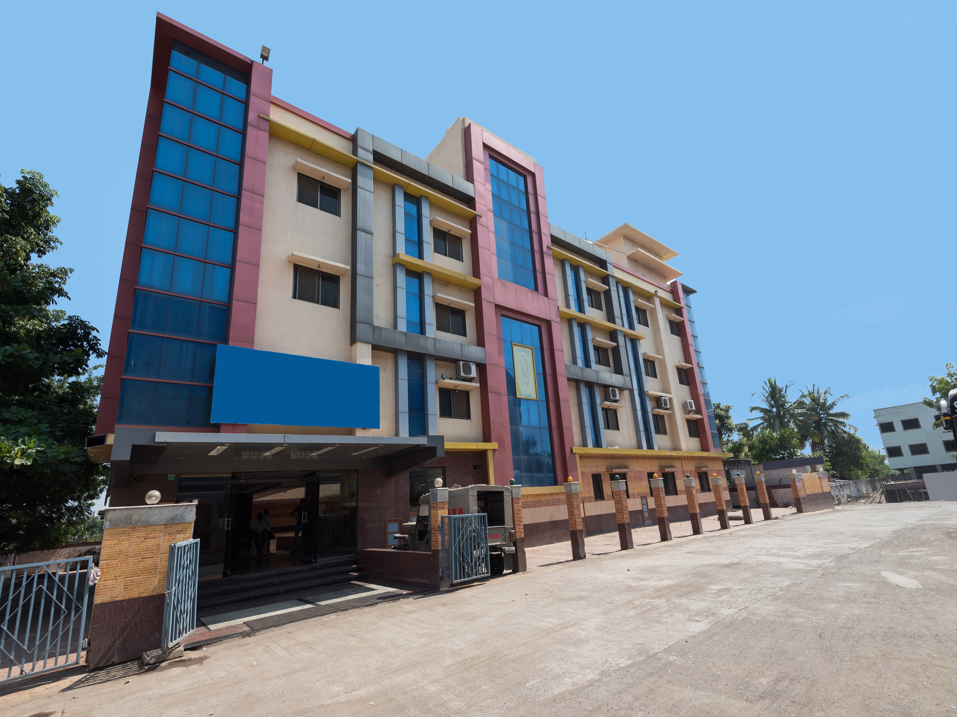 Hotel Sai Samrat