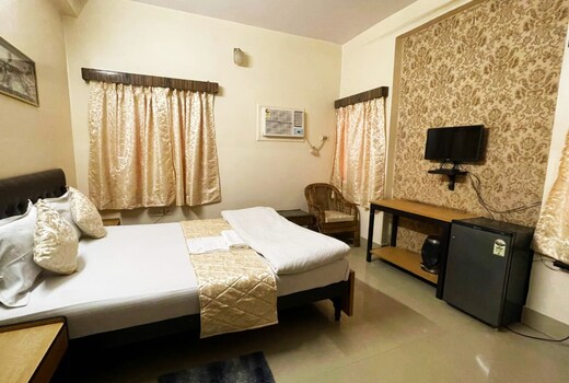 Amit Hotel