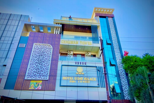 HOTEL UDAY PALACE