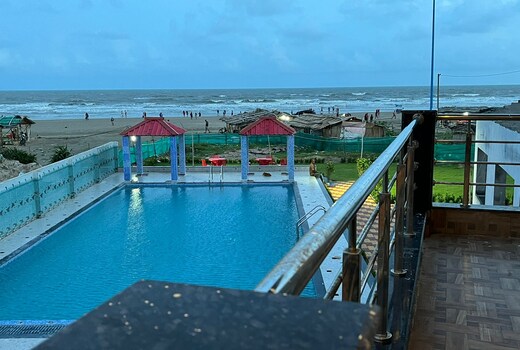 M SQUARE SEA VIEW RESORT