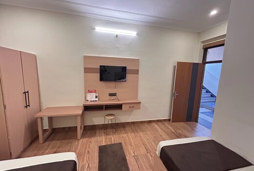 HOTEL PARAM INN