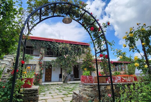 Dunagiri Retreat