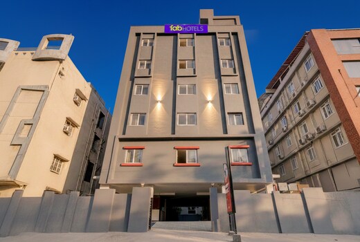 FabHotel White Ridge Gachibowli - DLF Cyber City, Gachibowli