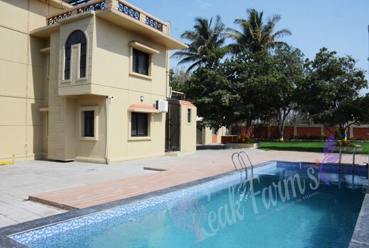 Teak Farms : matruchaya villa