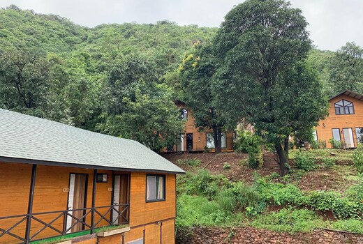 I-Camp Resort | Rooms & Swimming Pool