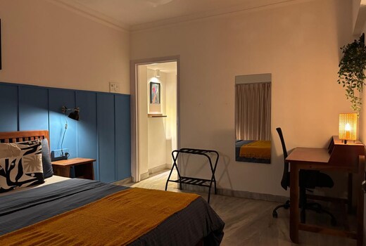 Private Room on Hill Road Bandra: Orchid 2
