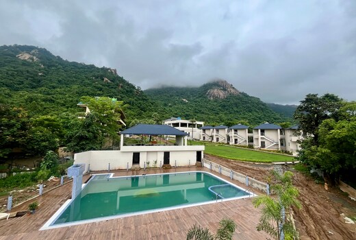 Dual Mount Resort