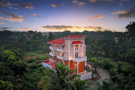 Foxoso Vega Luxury Suite 3BHK Suite with Pvt Pool