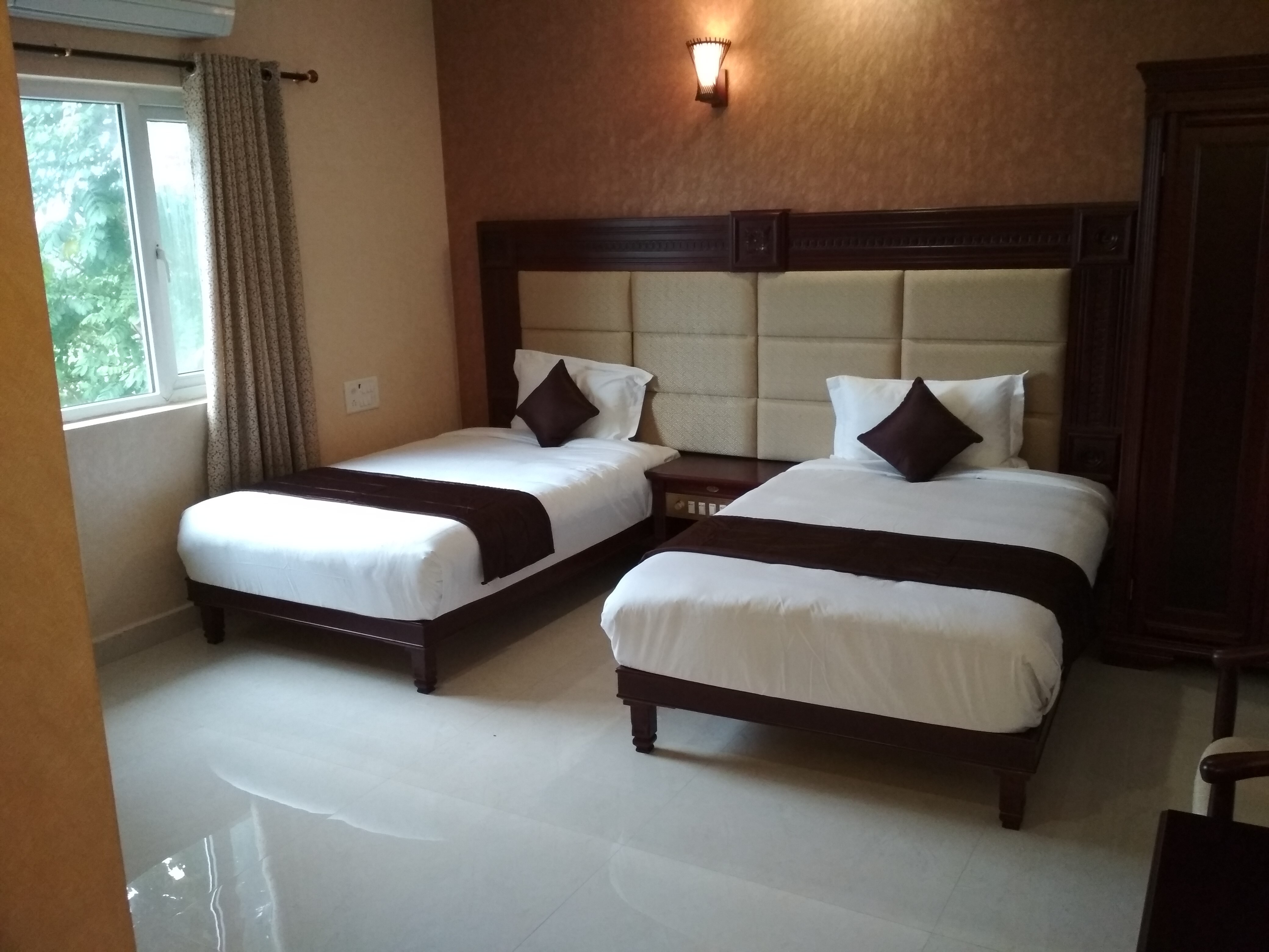 RB Grand Residency