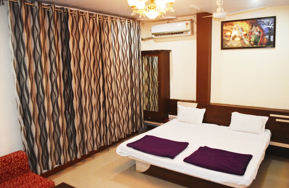 HOTEL JAINSONS