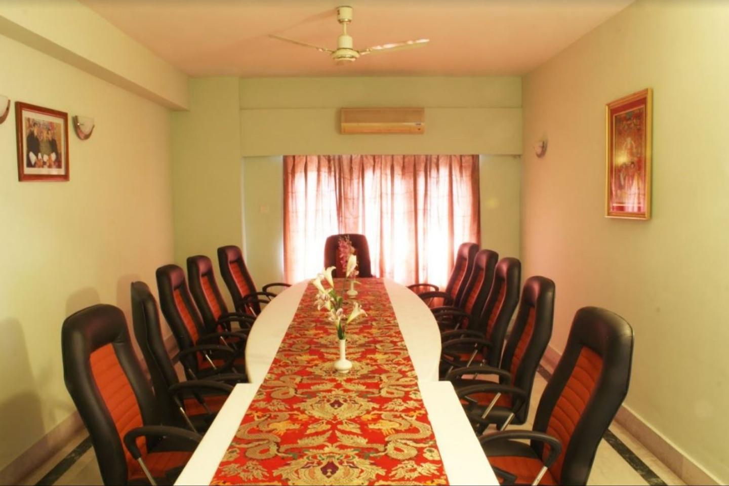 Lhaki Hotel