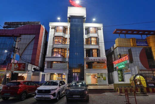 Sri Jawahar's Residency Just 50 Metres from Palani Murugan Temple