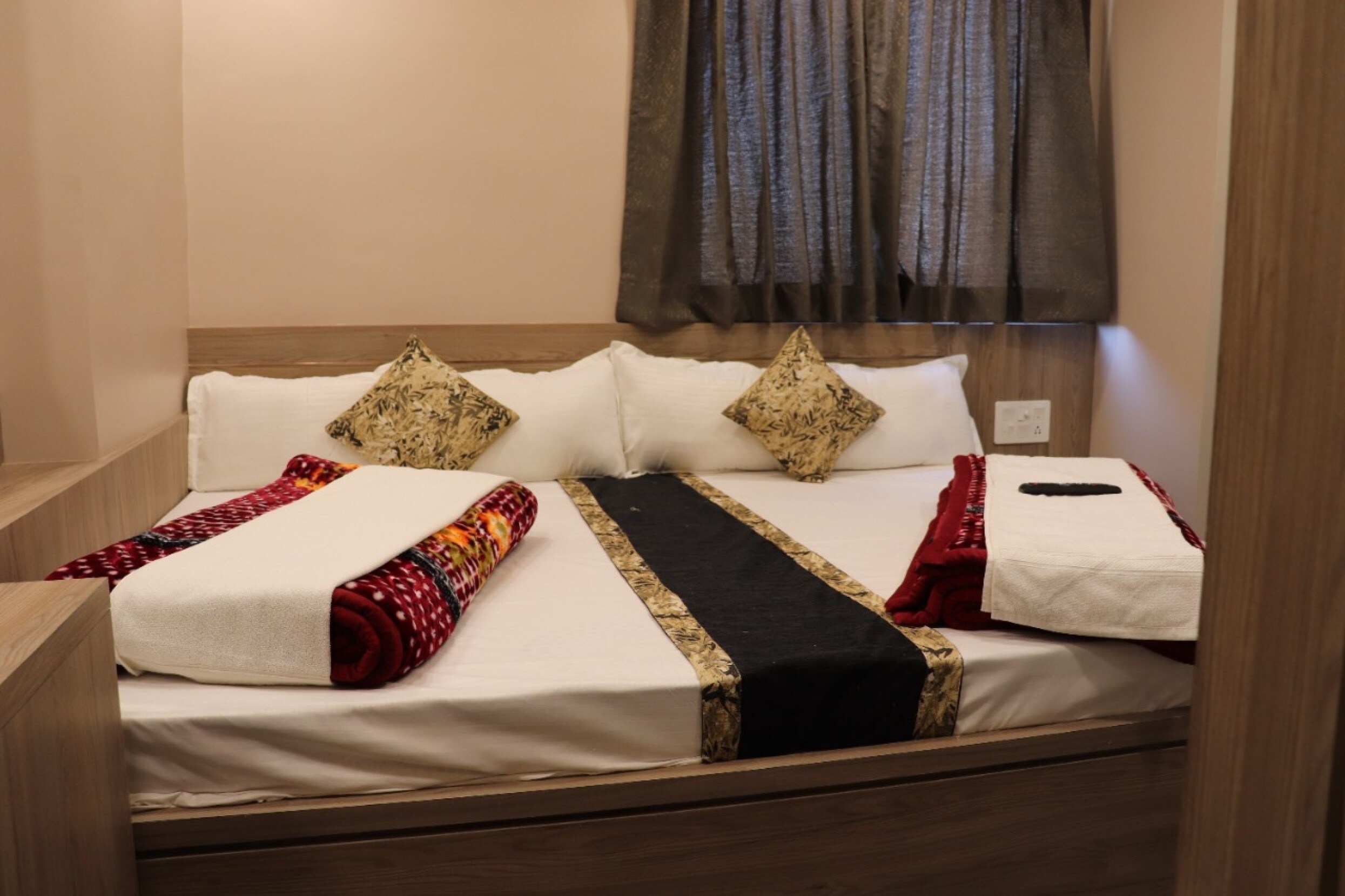 HOTEL AARMANI INN