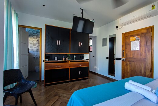 Mel Ville Service Apartment | Kitchen & Wi-Fi