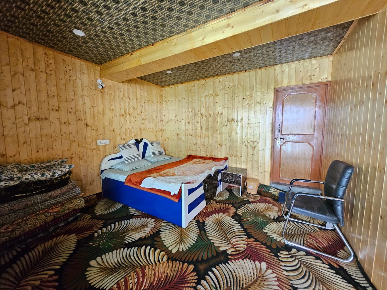 Snow Mountain Hotel and Restaurant