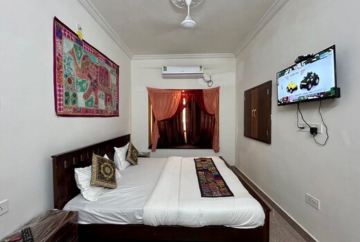 Hotel Chandra Inn
