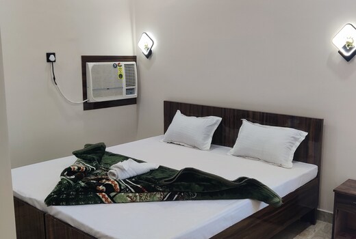 HOTEL R.S PALACE