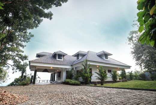 Waves and Shores (Hill House)